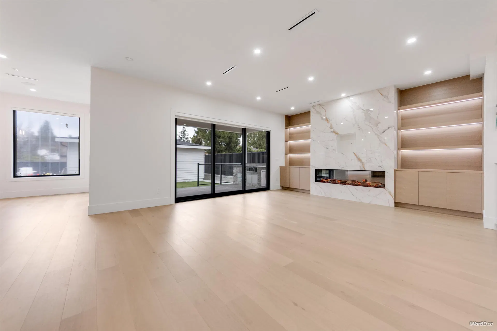 Photo 5 of 15 at 823 Cornell Avenue