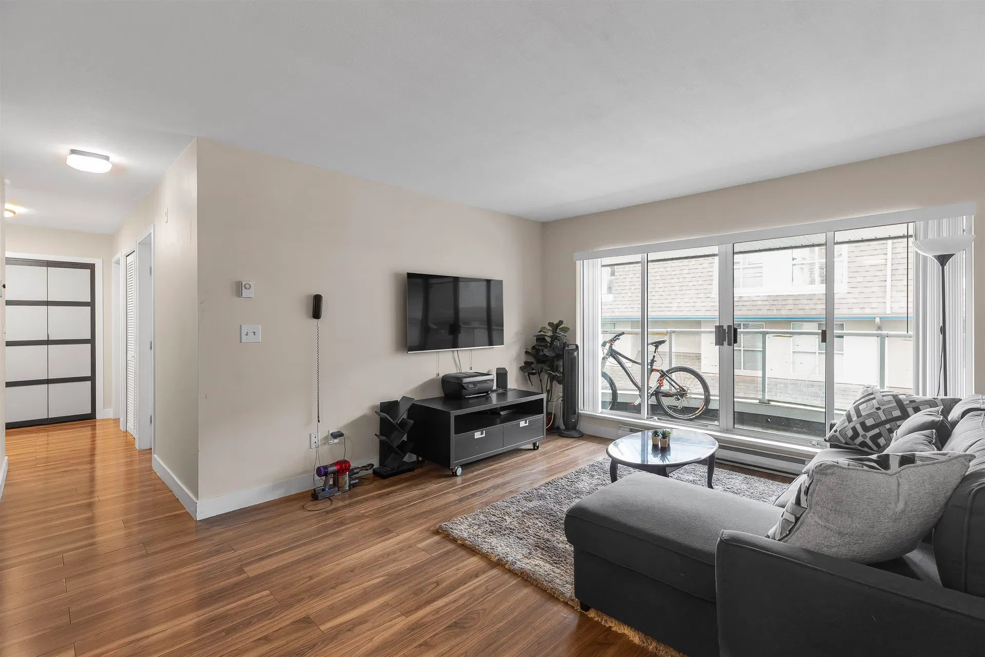 Photo 4 of 23 at #210 – 13771 72a Avenue