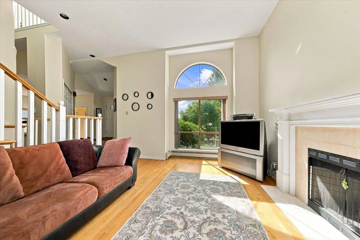 Photo 5 of 40 at 1523 Lawson Avenue