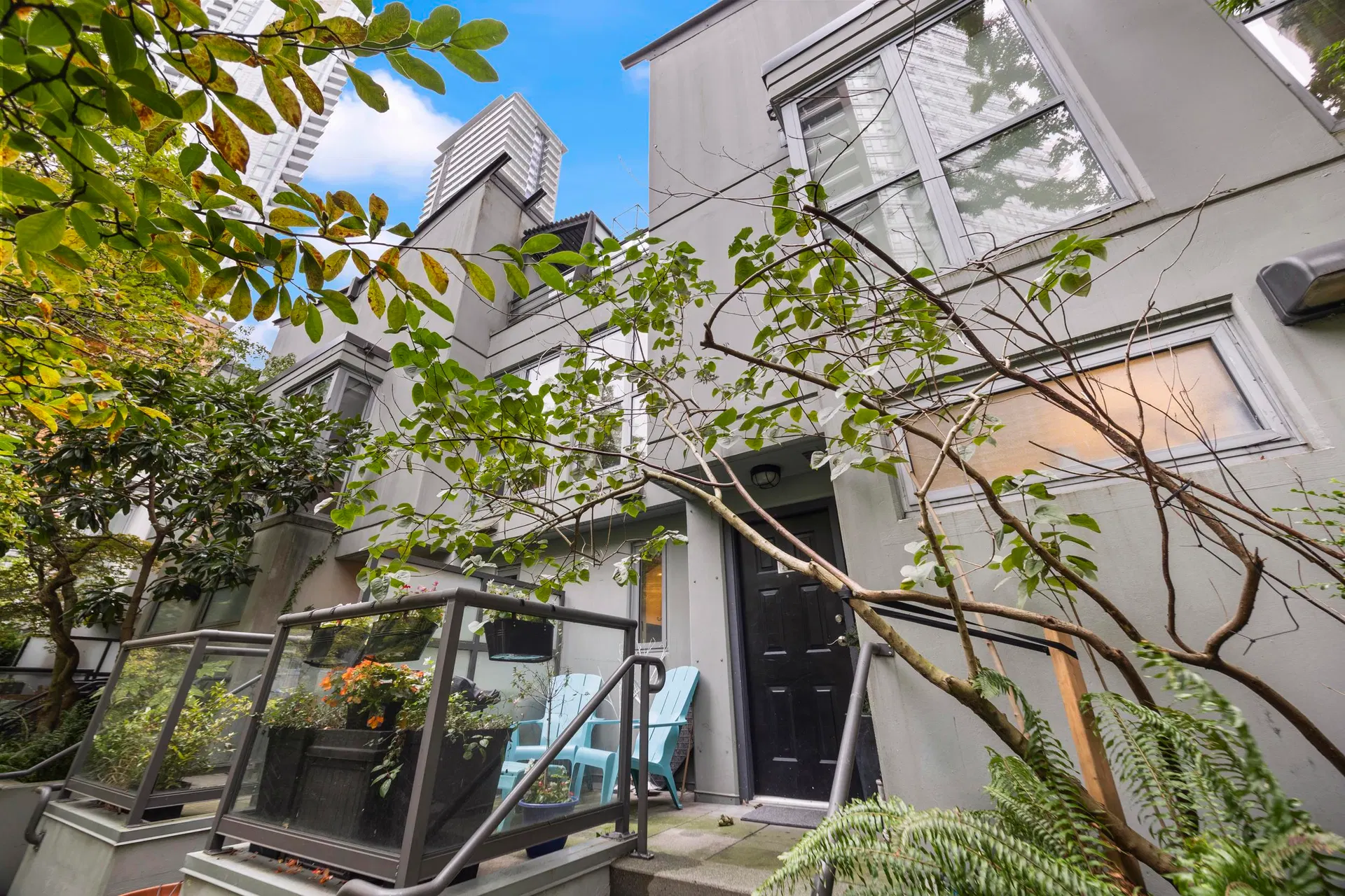 Photo 4 of 39 at #203 – 501 Pacific Street