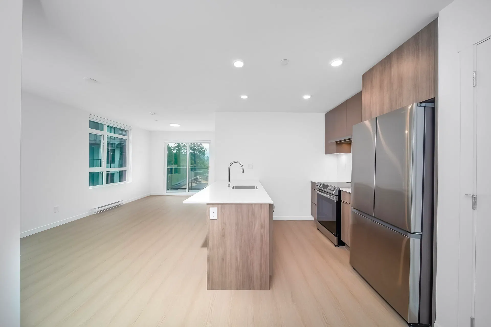 Photo 5 of 28 at #520 – 13968 Laurel Drive