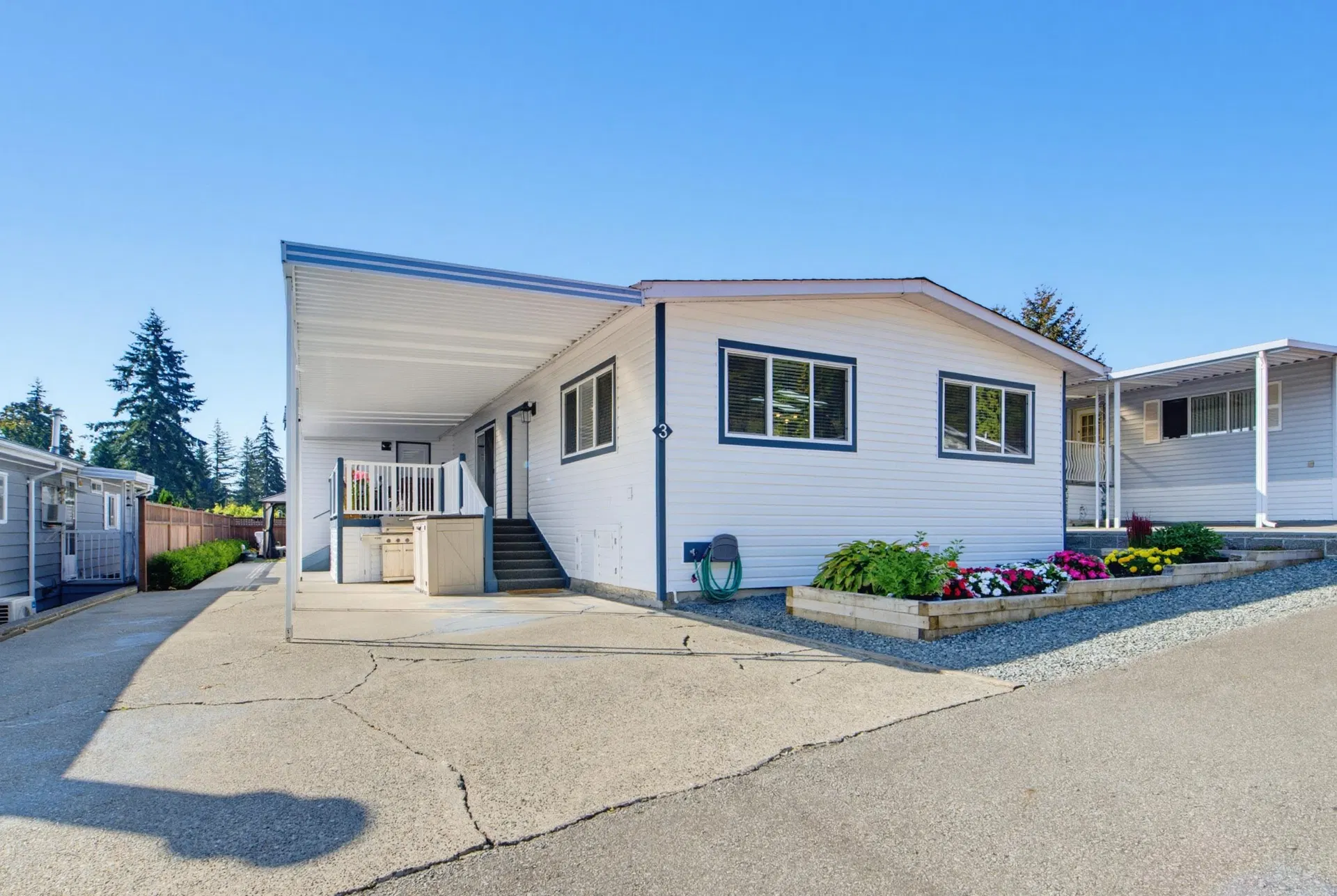 Photo 2 of 40 at #3 – 27111 0 Avenue