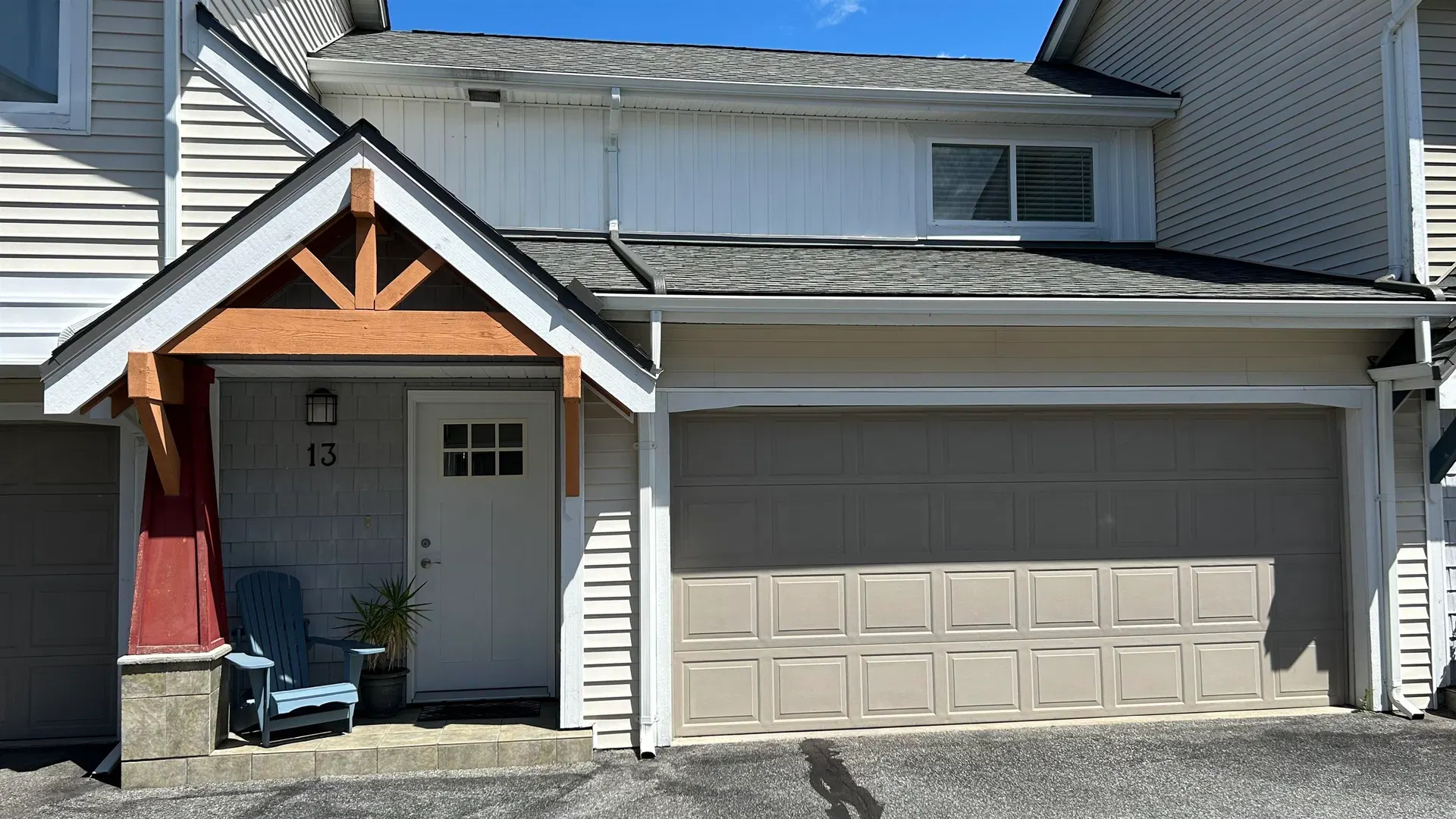 Photo 1 of 25 at #13 – 1821 Willow Crescent