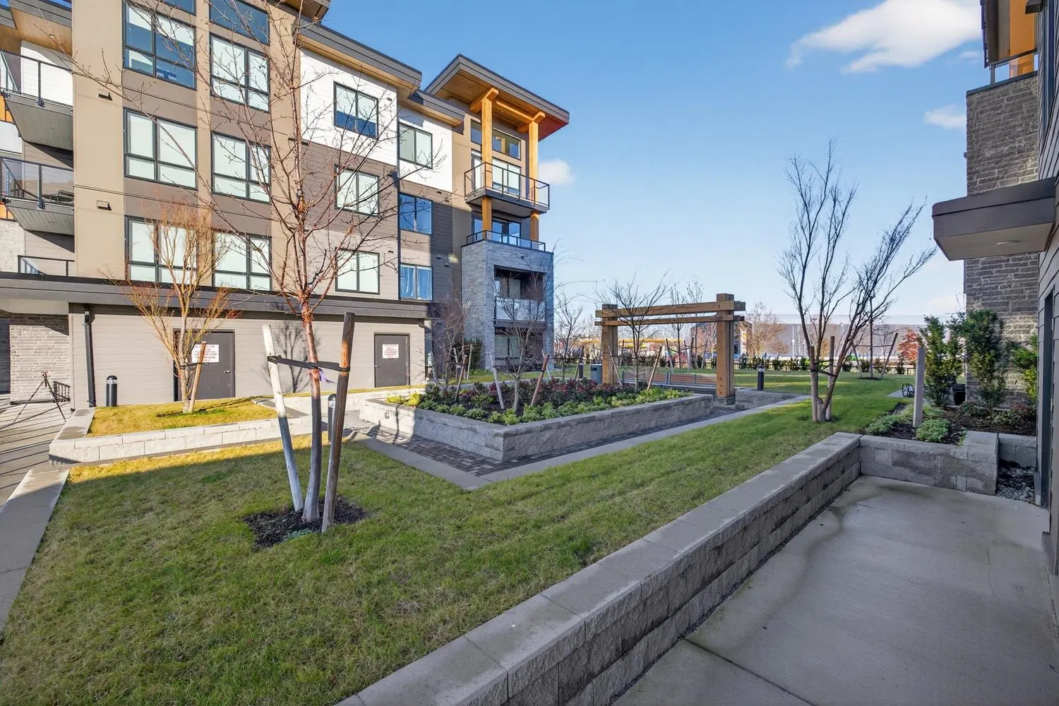 Photo 3 of 30 at #404 – 1942 Starling Drive