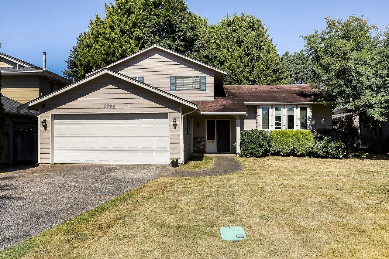Photo 1 of 29 at 6280 Yeats Crescent