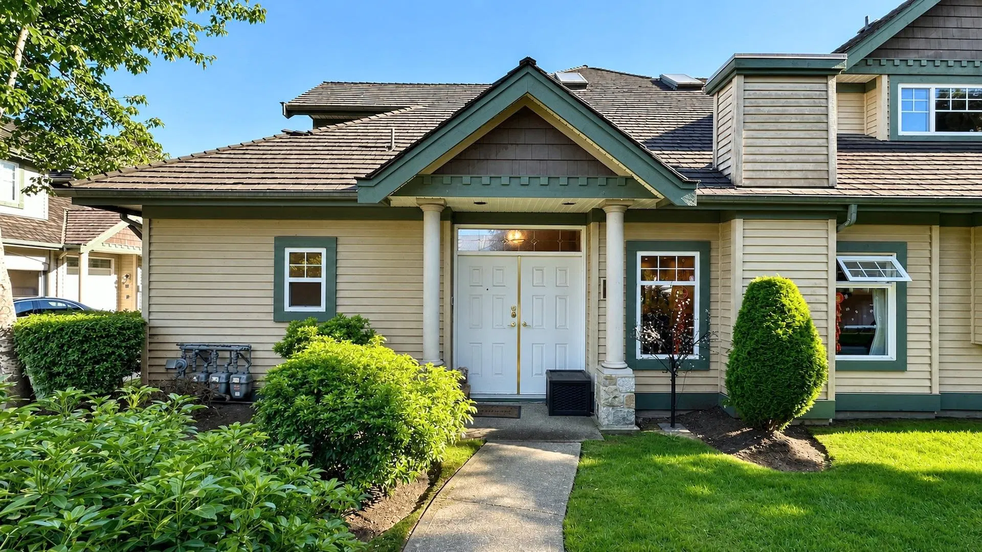 #1 – 7600 Blundell Road