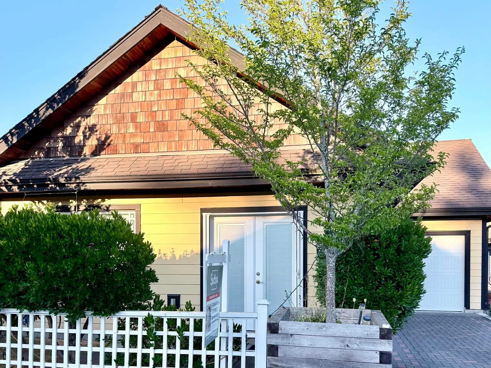 766 Gerussi Lane