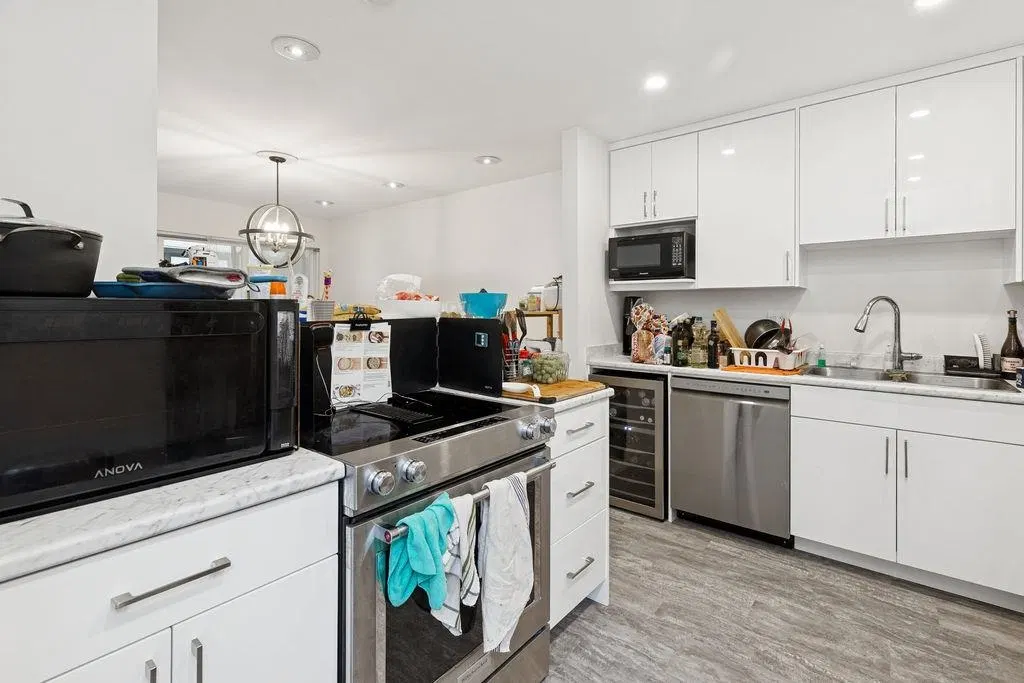 Photo 5 of 21 at 6605 Turnberry Crescent