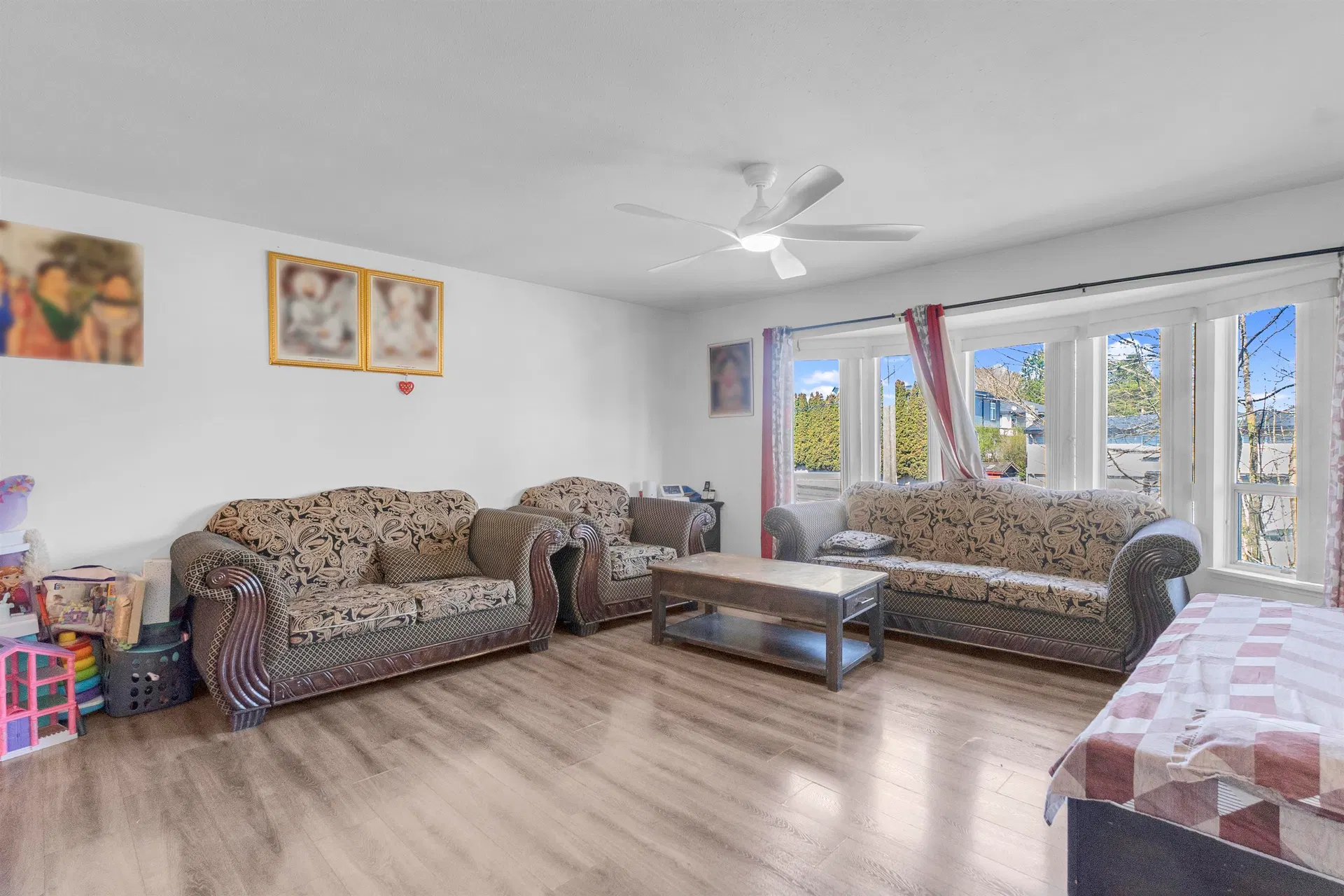 Photo 4 of 18 at 13430 64 Avenue