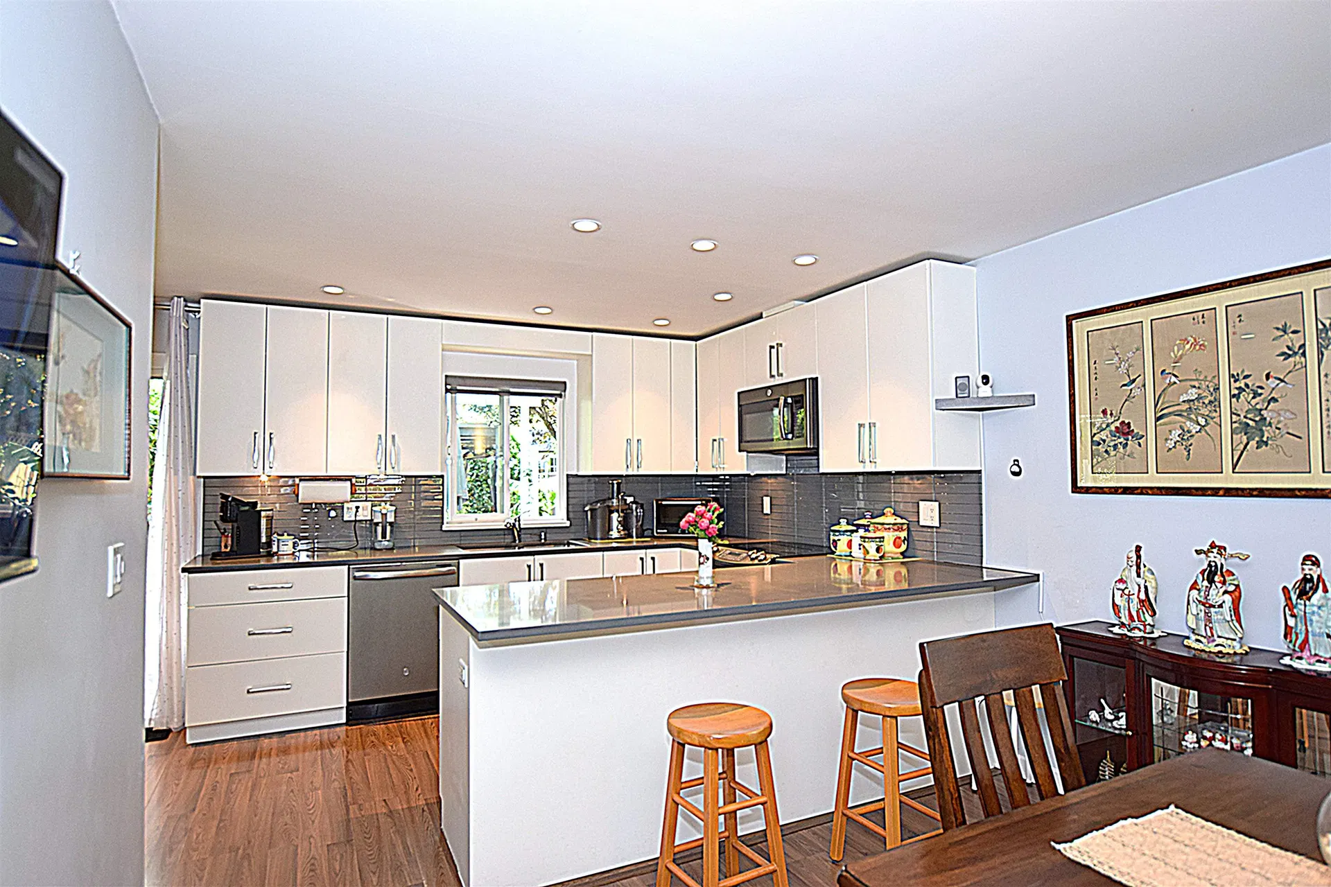 Photo 4 of 24 at 2904 Tatla Place