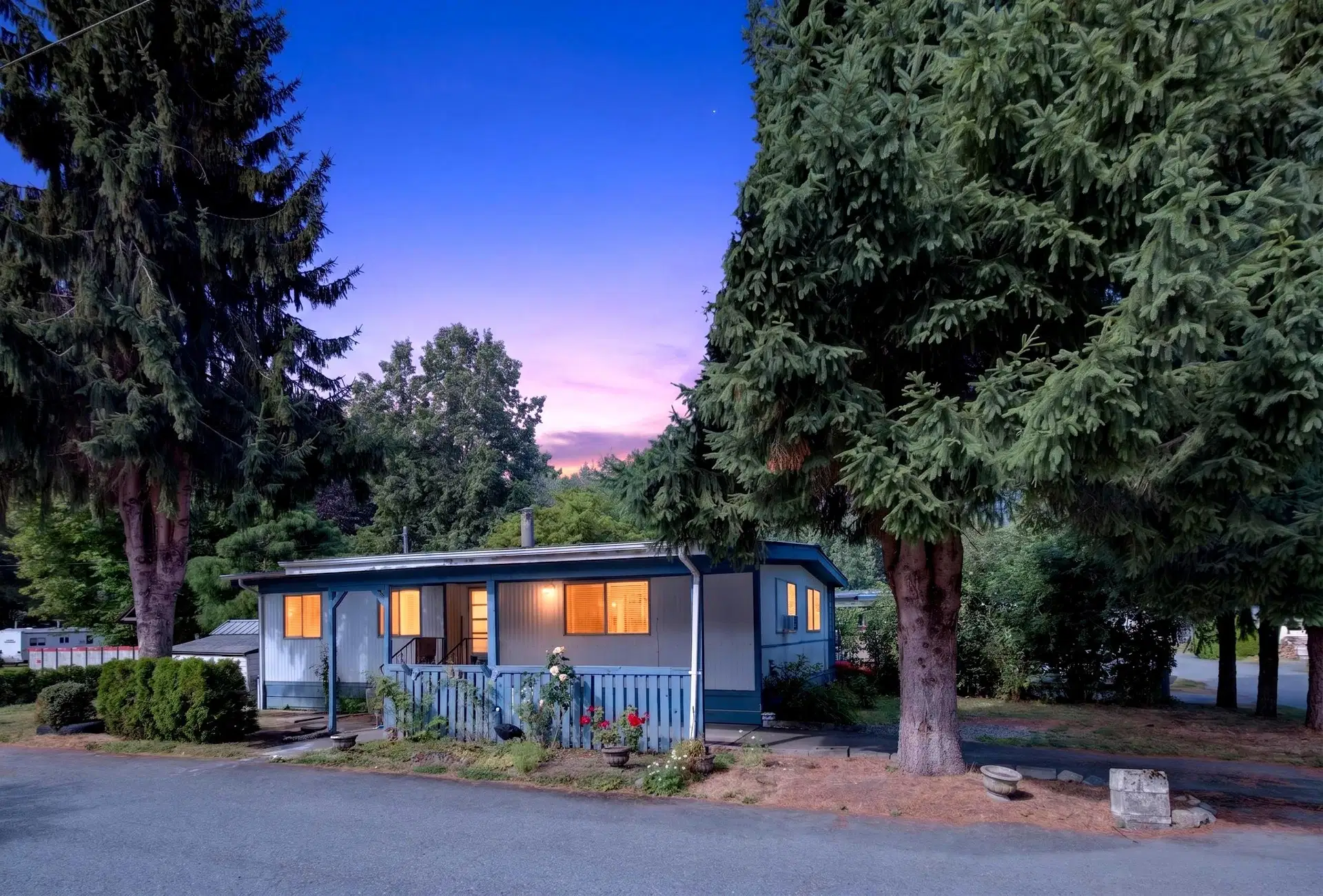 #109 – 3942 Columbia Valley Road