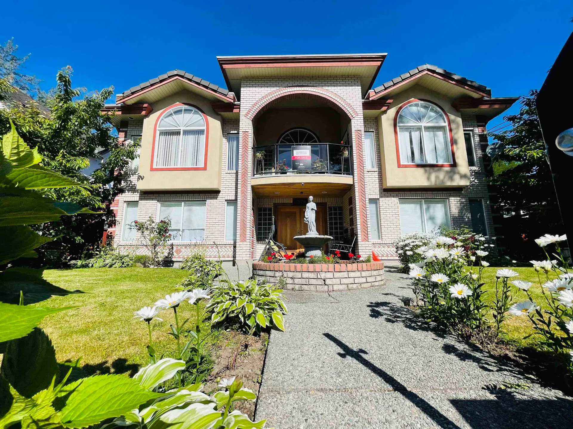 Photo 1 of 18 at 37979 Fifth Avenue