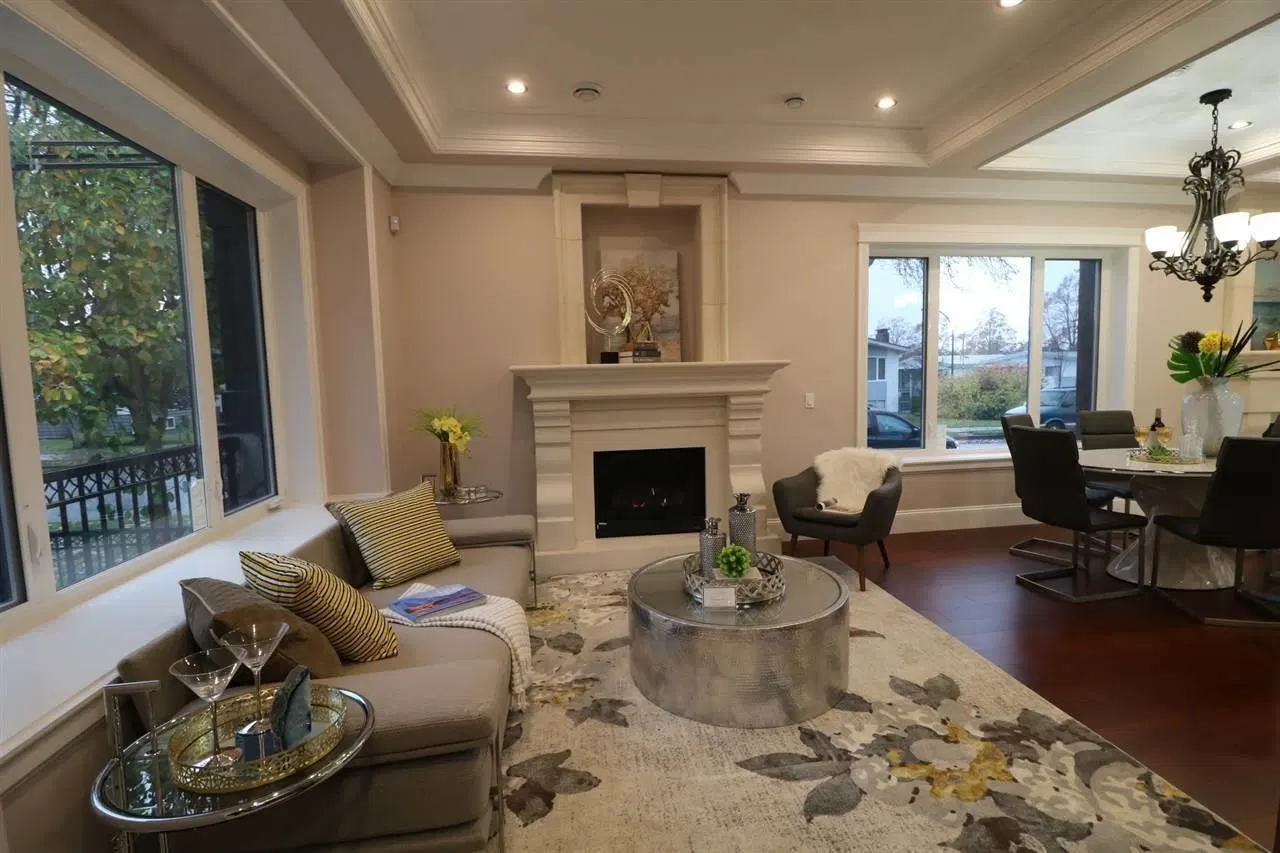 Photo 5 of 22 at 3101 E 46th Avenue