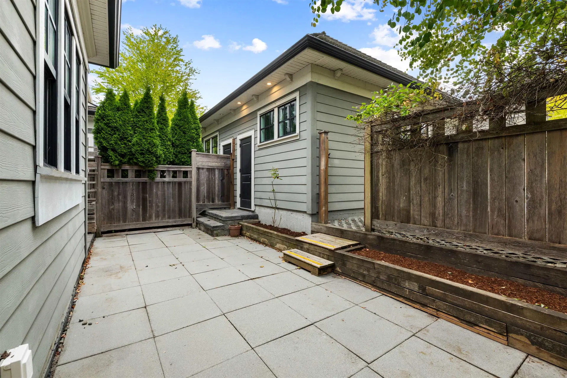 Photo 5 of 39 at 15337 34 Avenue