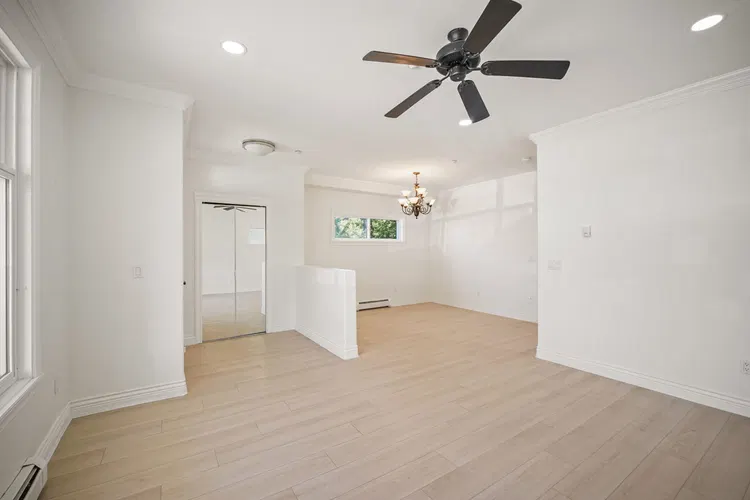 Photo 3 of 35 at 15554 Russell Avenue