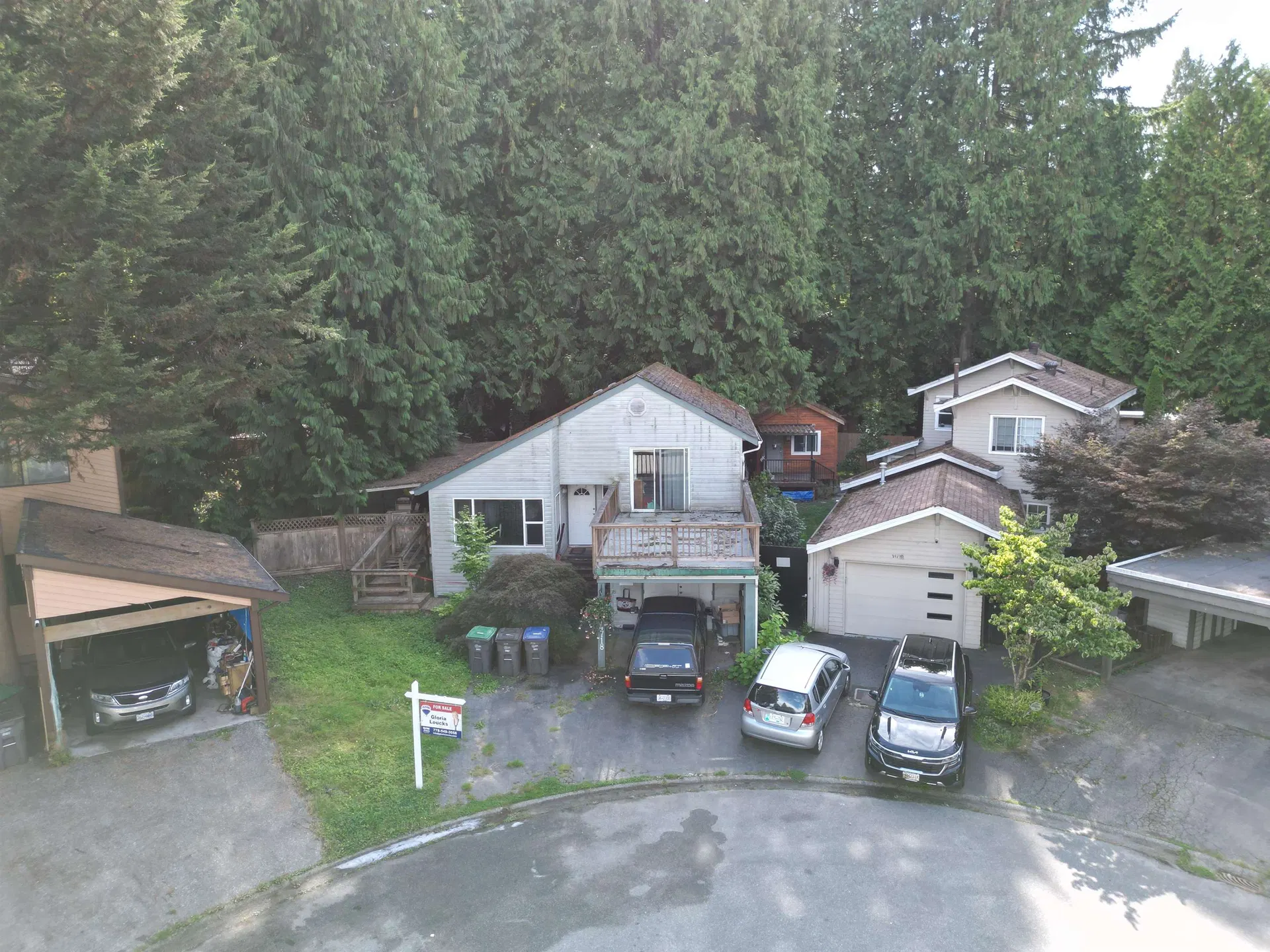 Photo 2 of 11 at 14718 101a Avenue