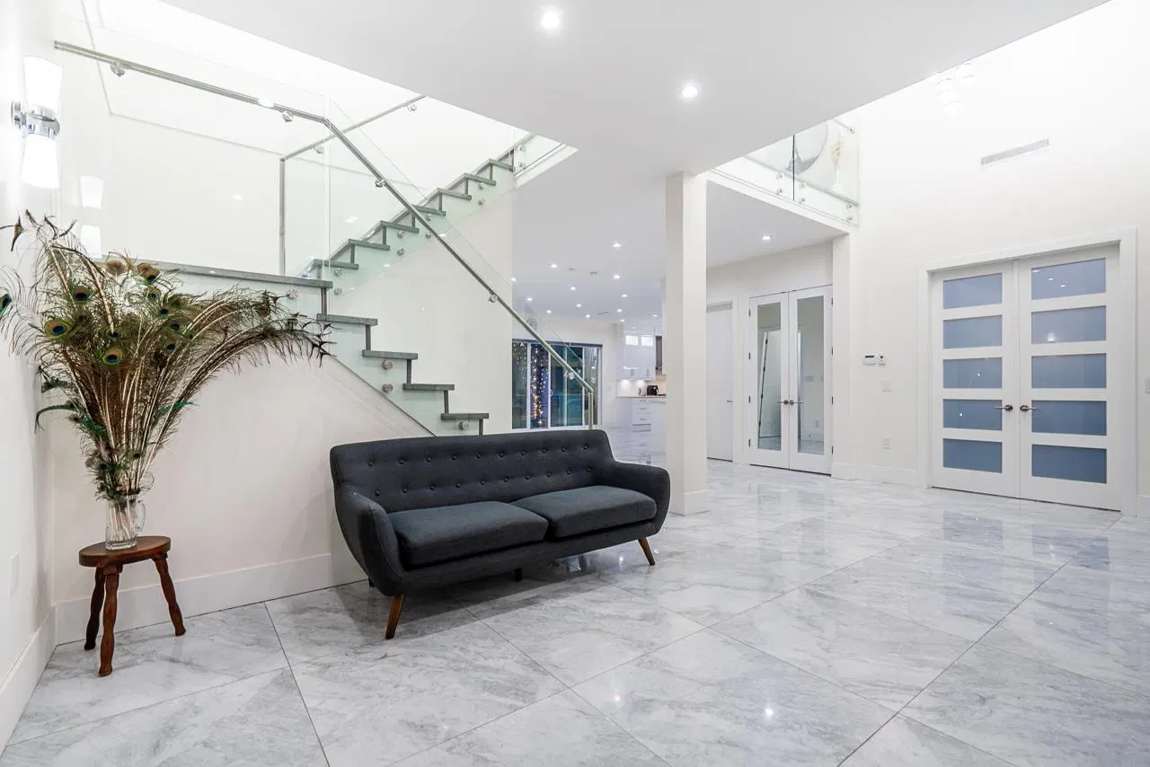 Photo 4 of 40 at 10490 125a Street