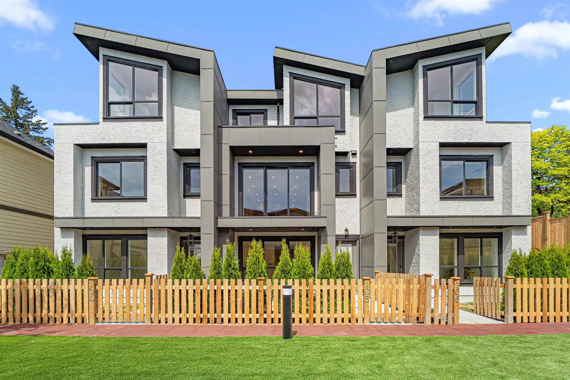 #106 – 753 Edgar Avenue