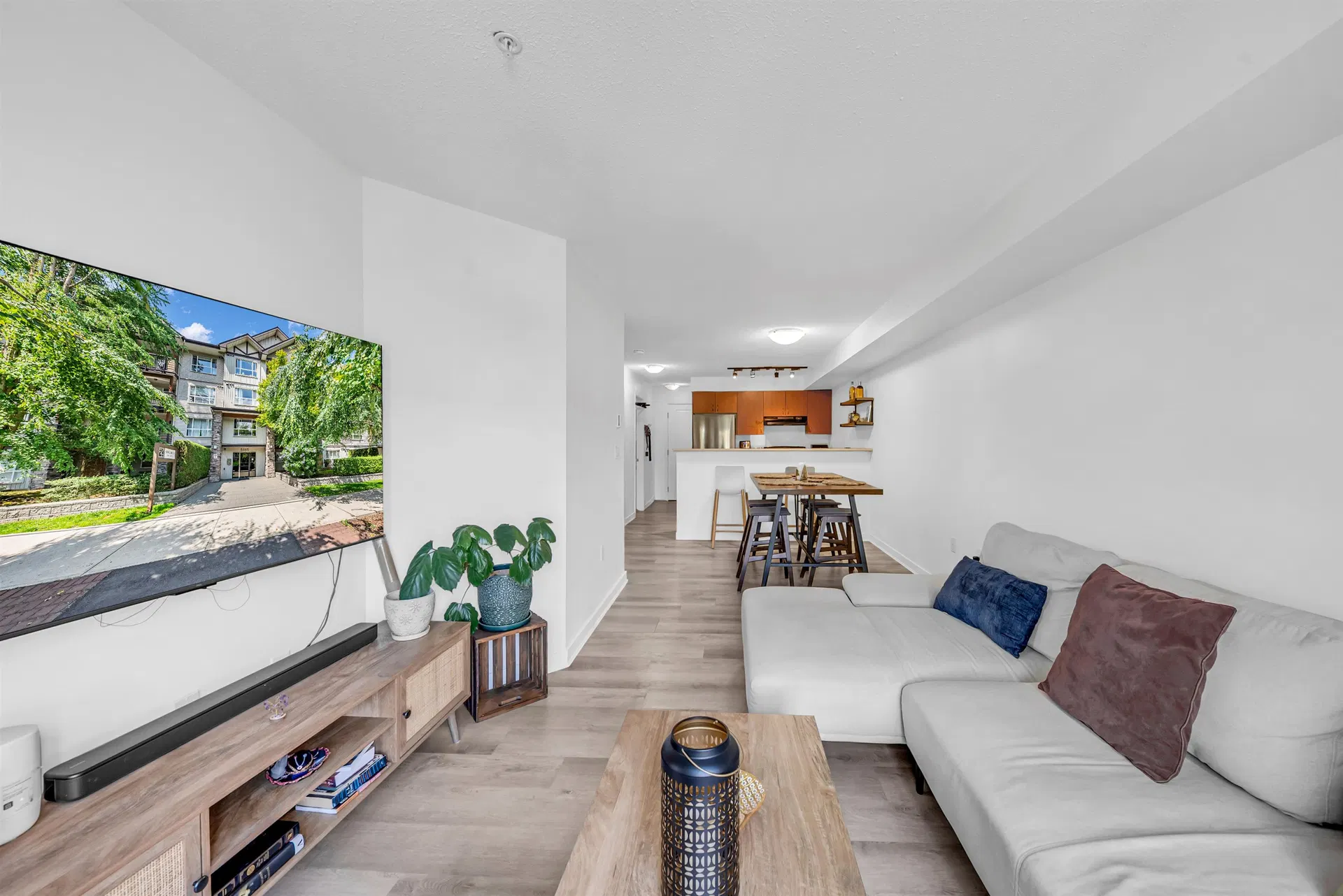 Photo 2 of 32 at #209 – 5465 203 Street