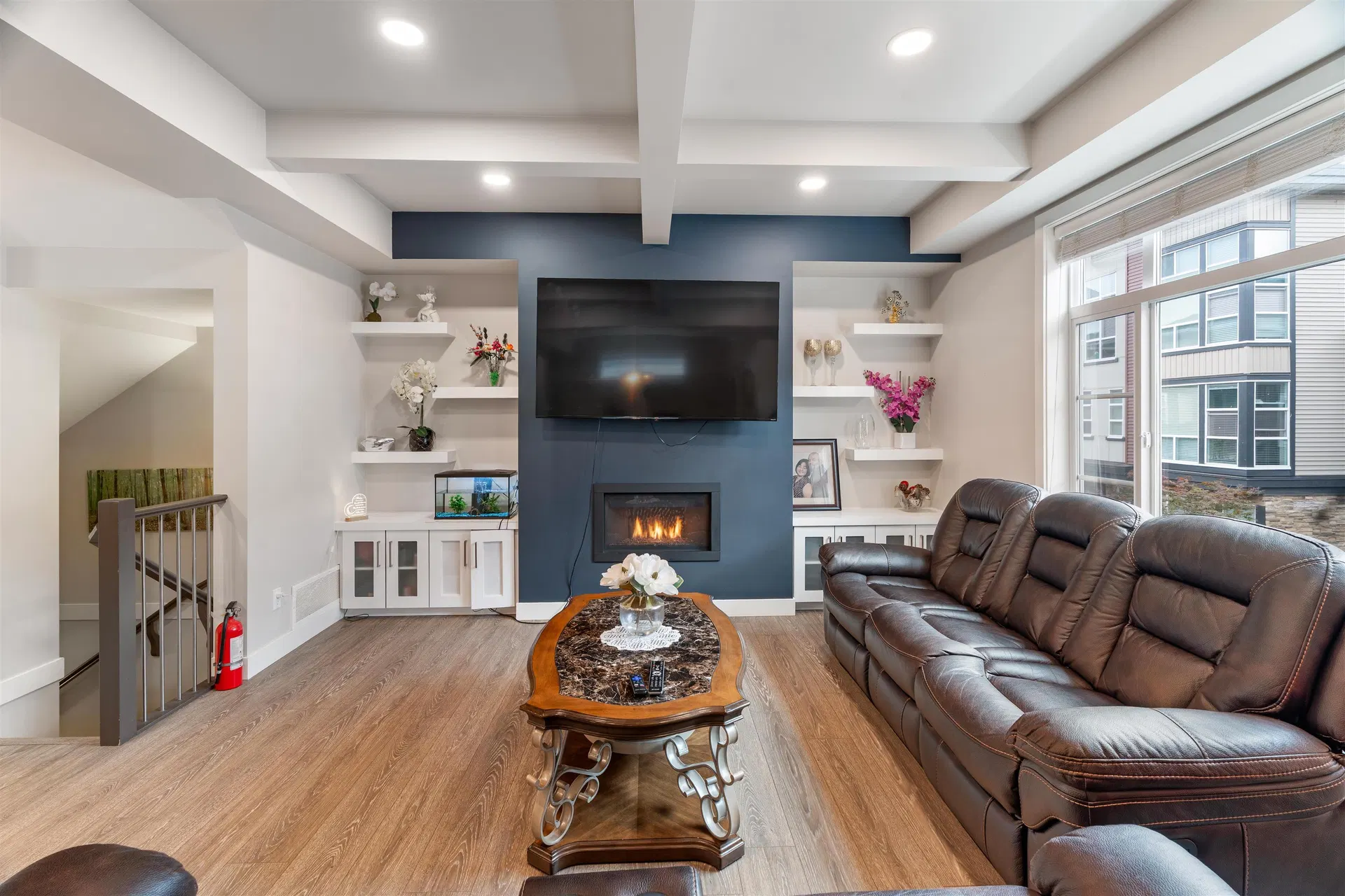 Photo 4 of 40 at 45582 Meadowbrook Drive