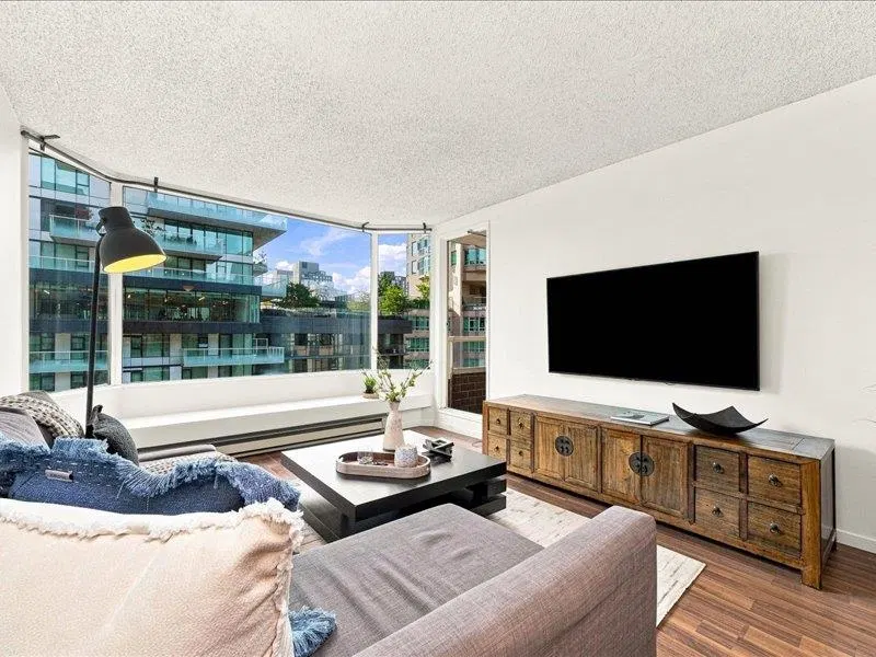 Photo 5 of 27 at #608 – 1330 Hornby Street