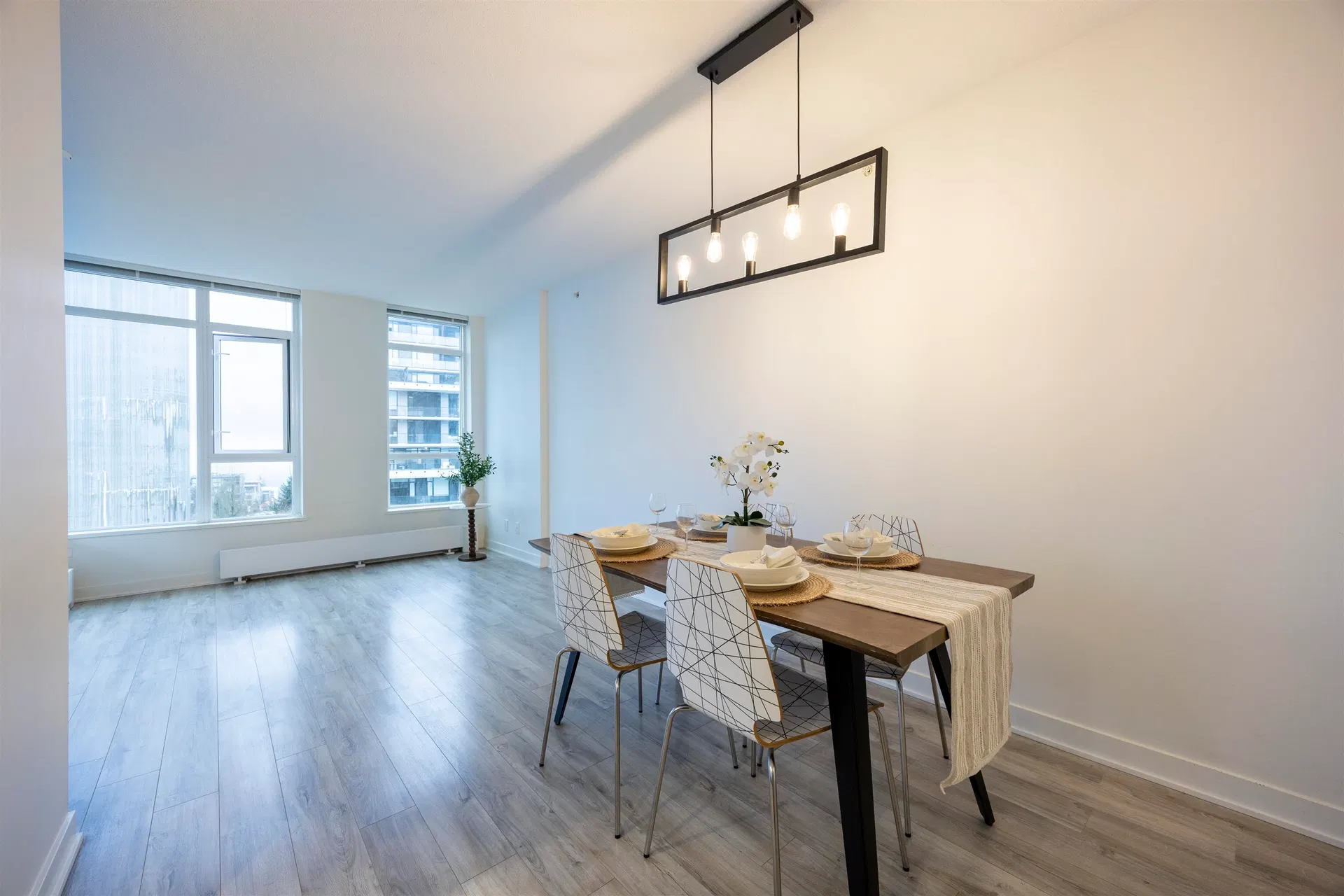 Photo 3 of 28 at #902 – 8940 University Crescent