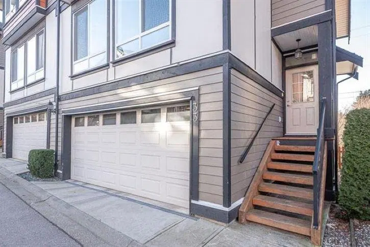 Photo 3 of 40 at #33 – 6378 142 Street