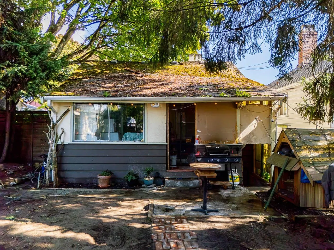 Photo 4 of 22 at 970 W 64th Avenue