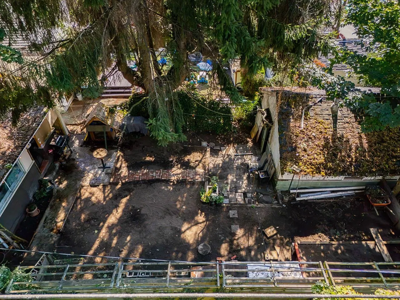 Photo 5 of 22 at 970 W 64th Avenue