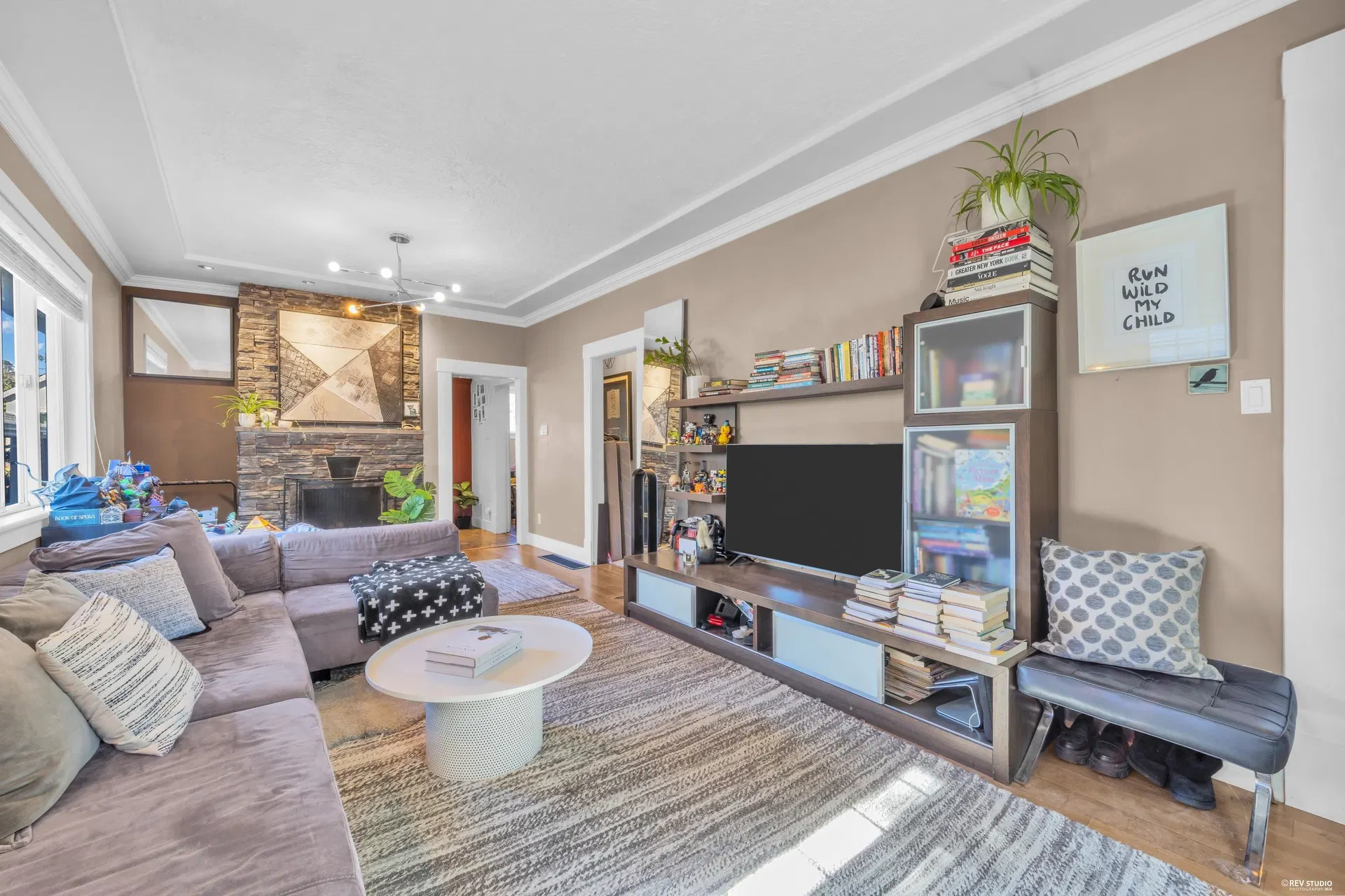 Photo 5 of 27 at 2317 Graveley Street