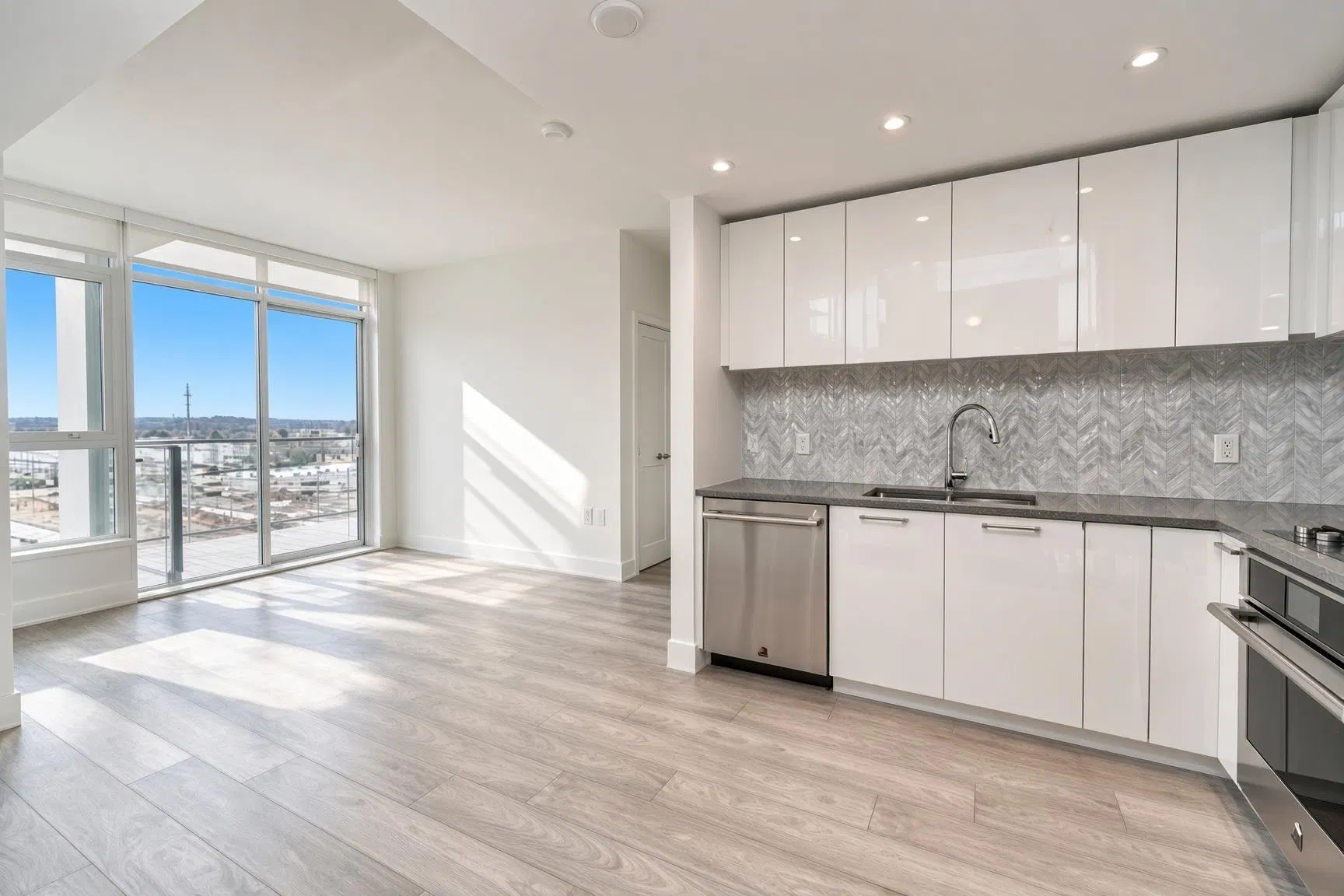 Photo 4 of 11 at #804 – 3581 E Kent Avenue North