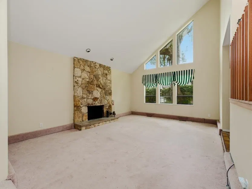 Photo 3 of 25 at 9144 Evancio Crescent