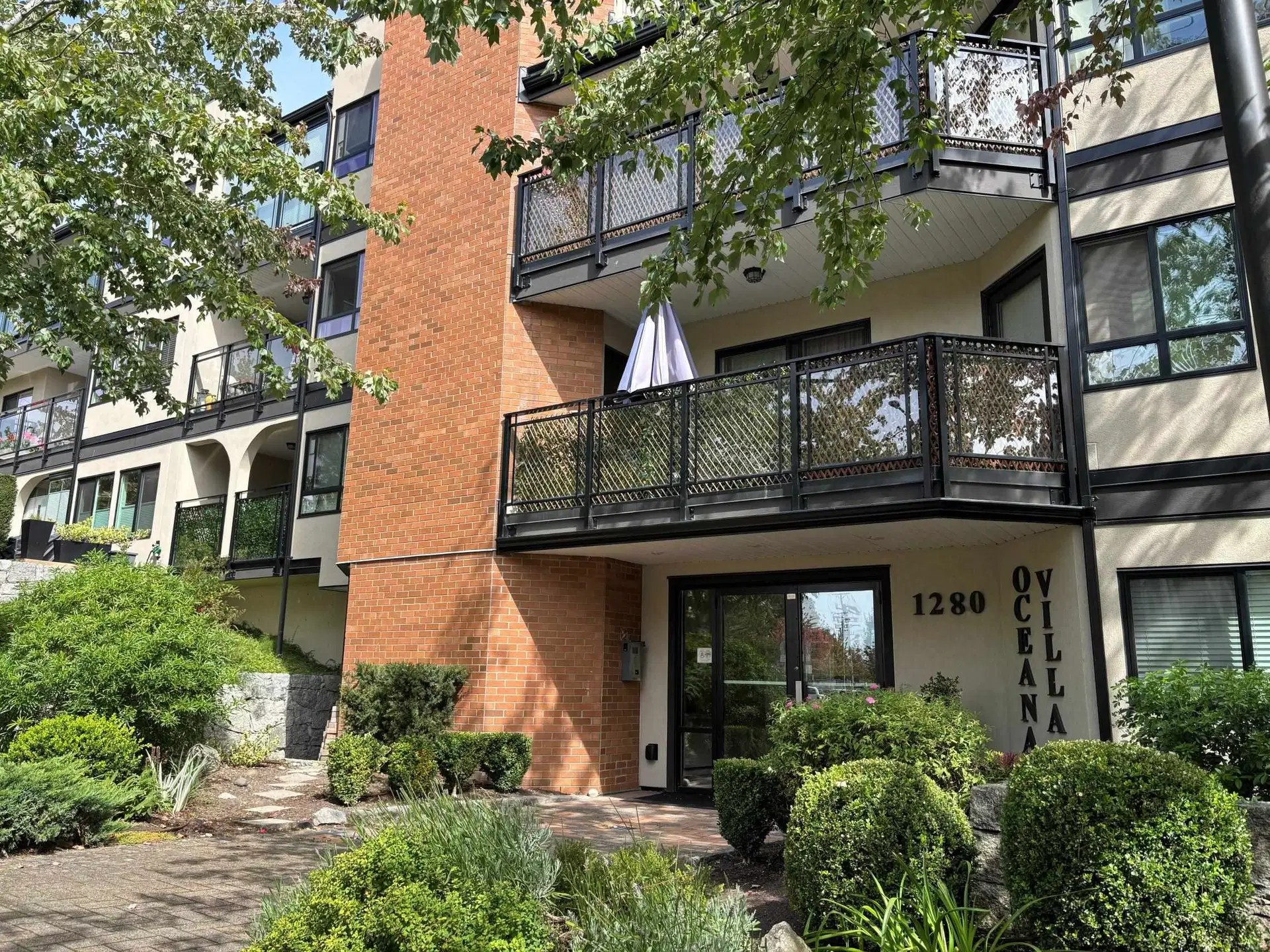 #301 – 1280 Fir Street