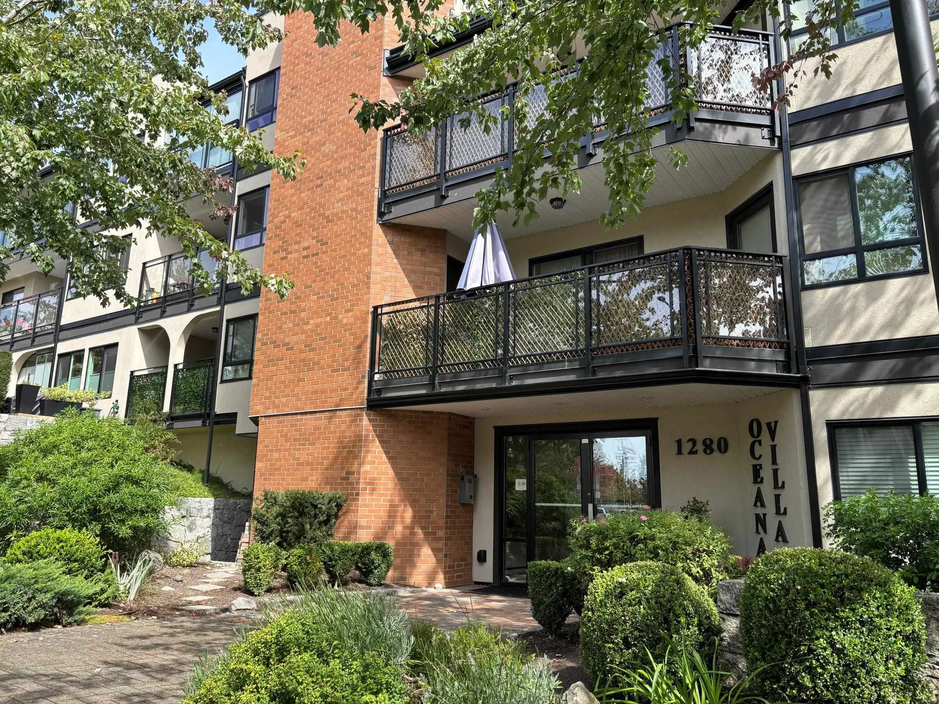 #301 – 1280 Fir Street