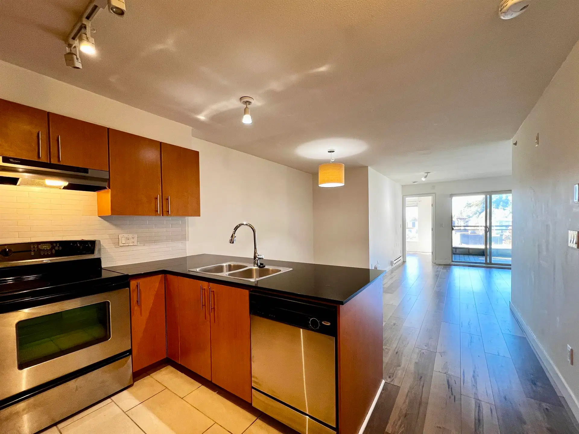 #408 – 1633 Mackay Avenue
