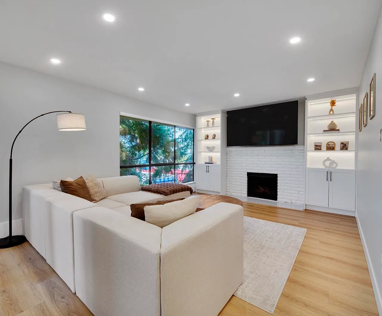#303 – 1877 5th Avenue
