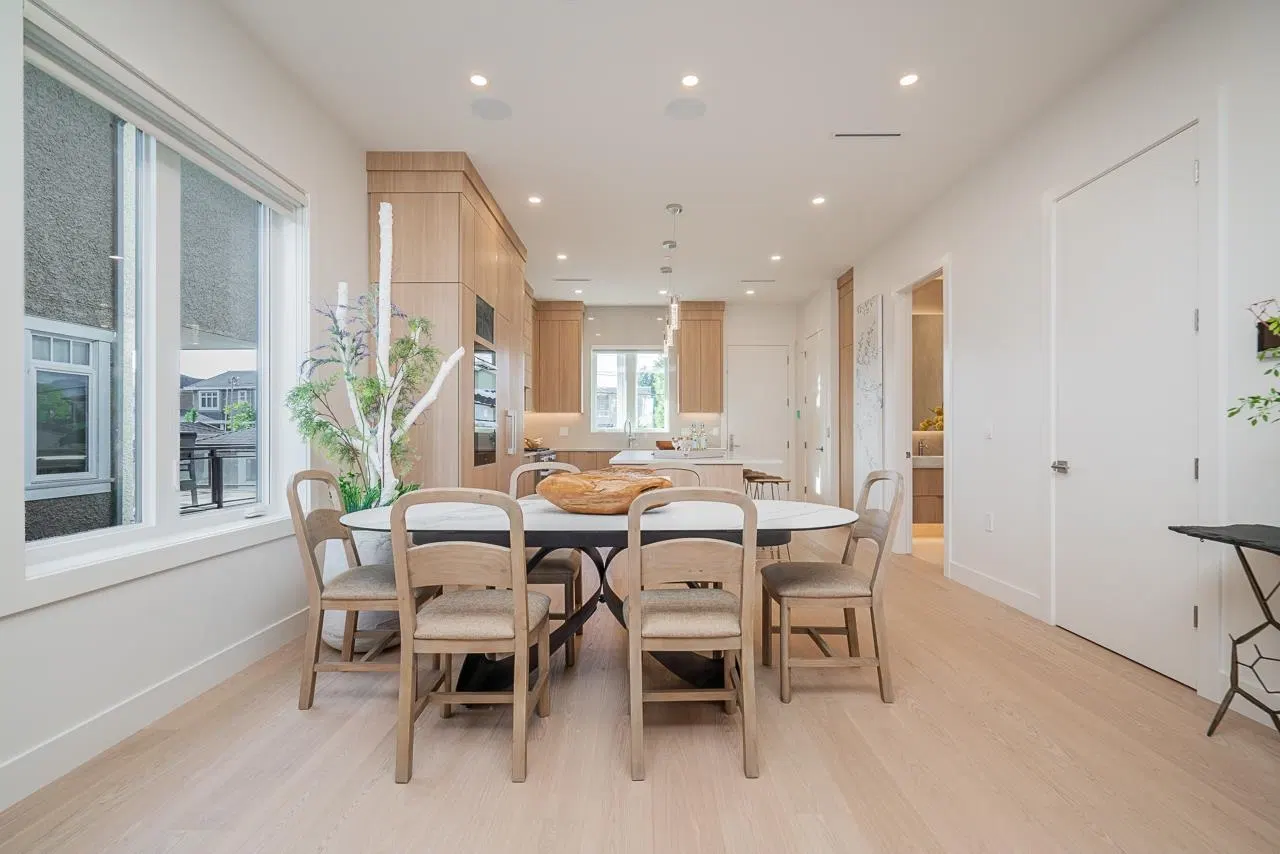 Photo 5 of 24 at 2623 Mcbain Avenue