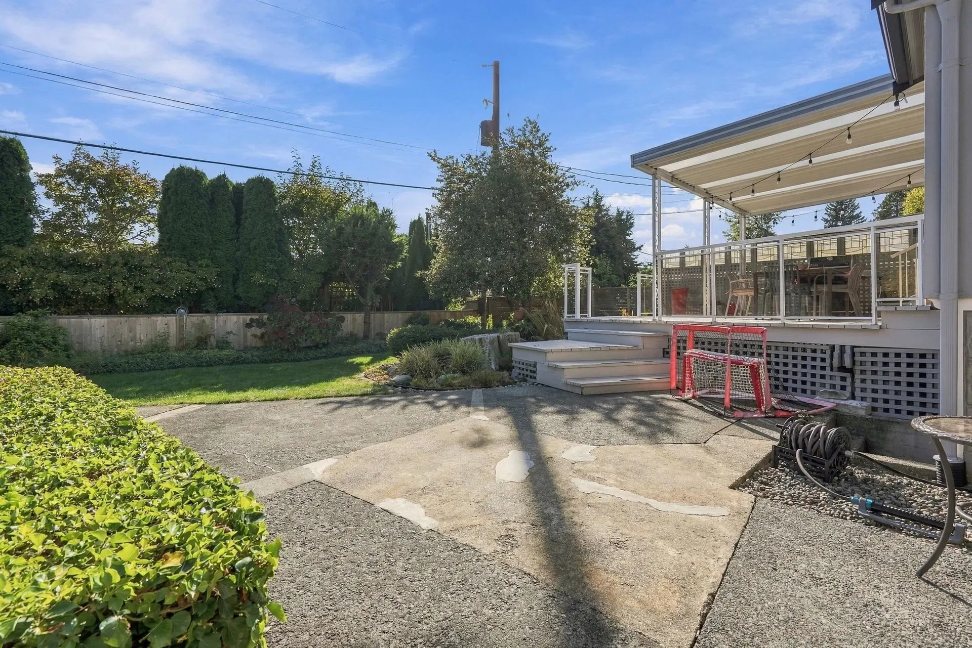 Photo 2 of 17 at 4027 Sunnycrest Drive