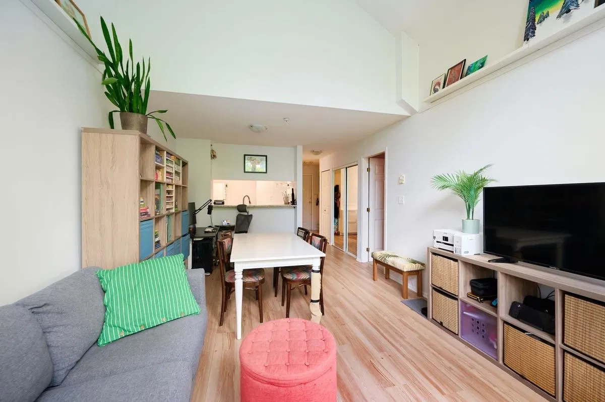 Photo 4 of 22 at #402 – 1190 Eastwood Street