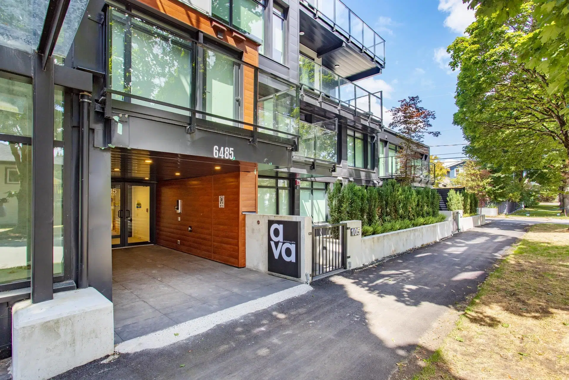 #103 – 6485 Manitoba Street