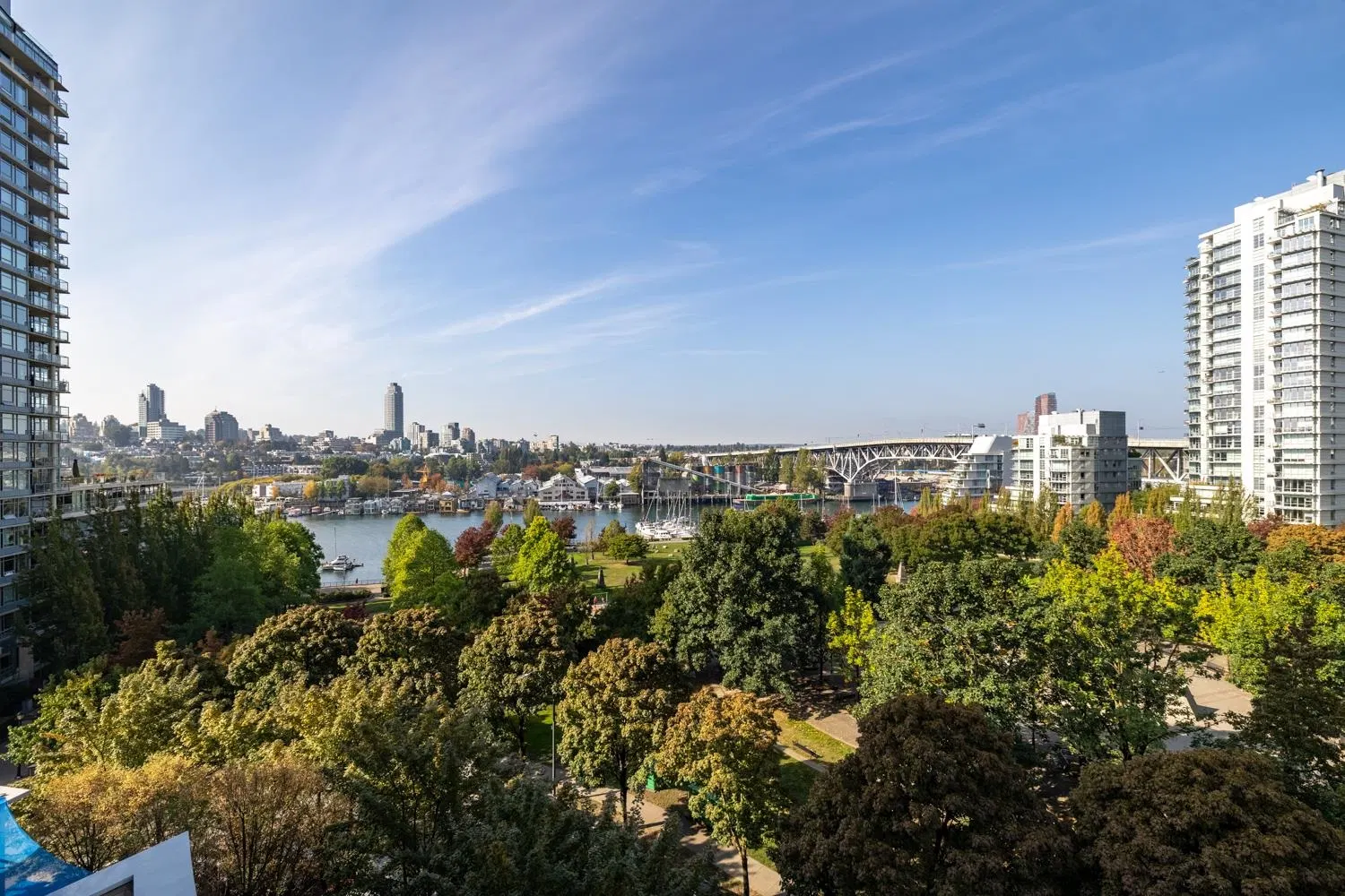 #906 – 455 Beach Crescent