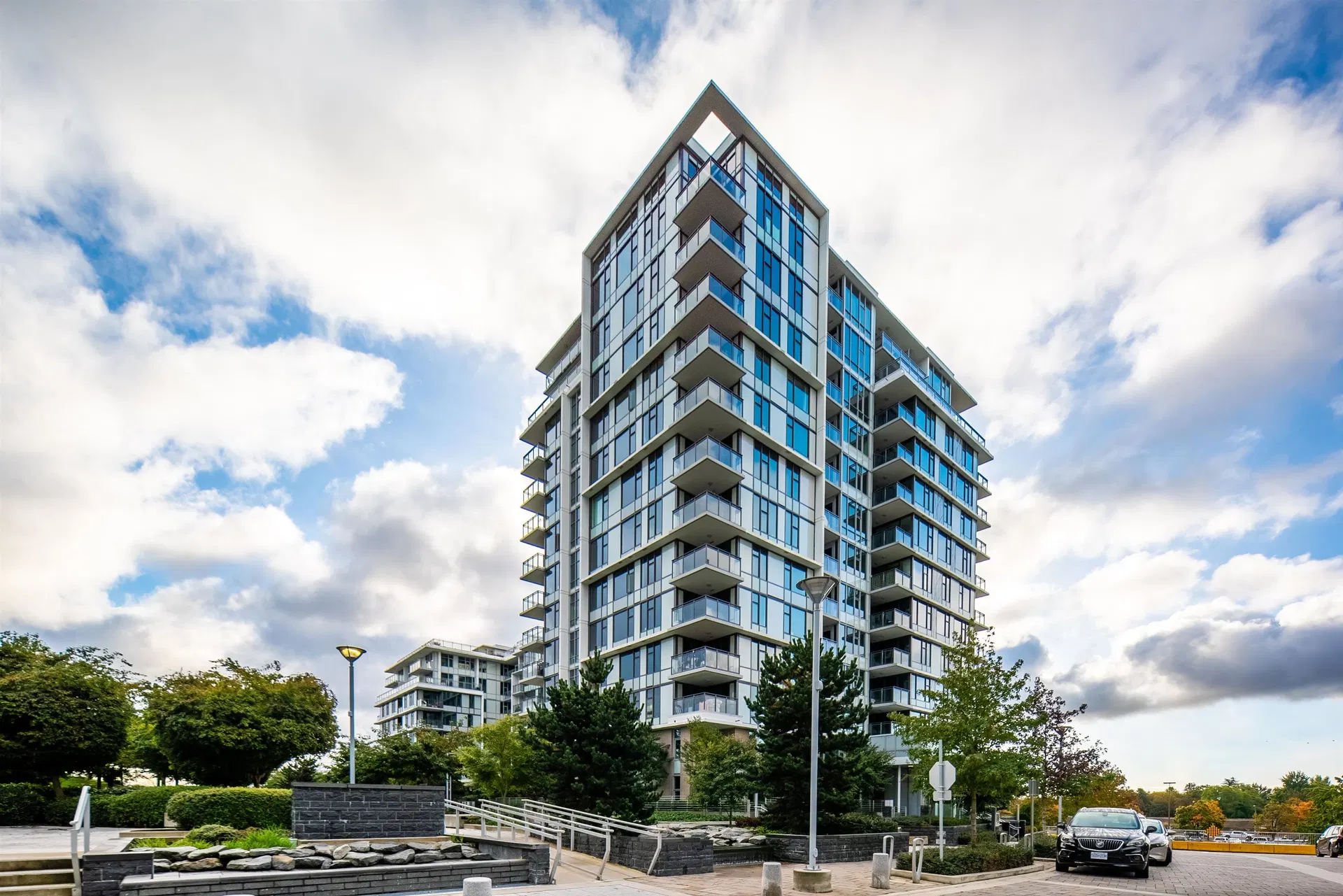 Photo 1 of 27 at #723 – 3300 Ketcheson Road