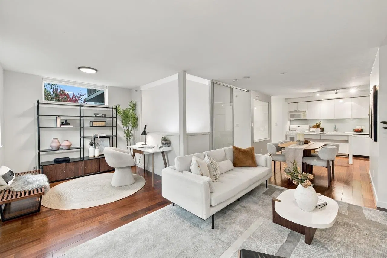 #409 – 328 11th Avenue