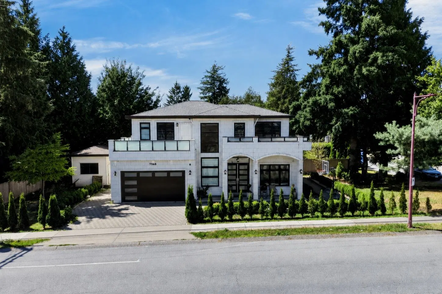 Photo 3 of 37 at 7565 116 Street