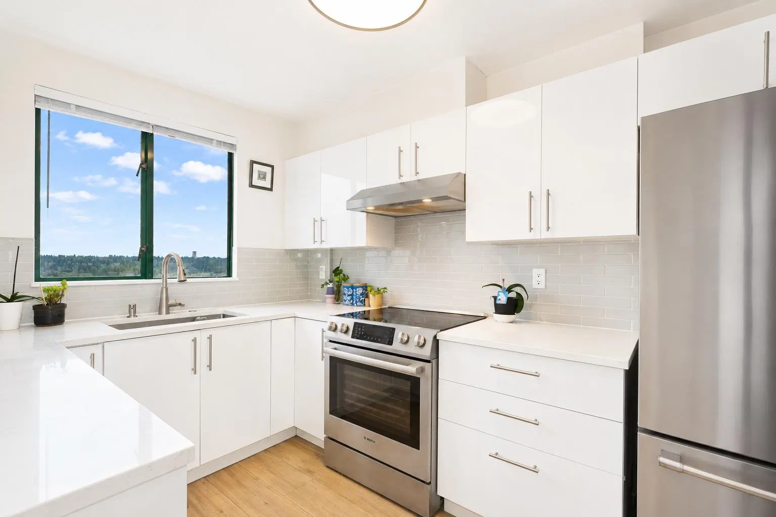 Photo 1 of 33 at #1205 – 420 Carnarvon Street