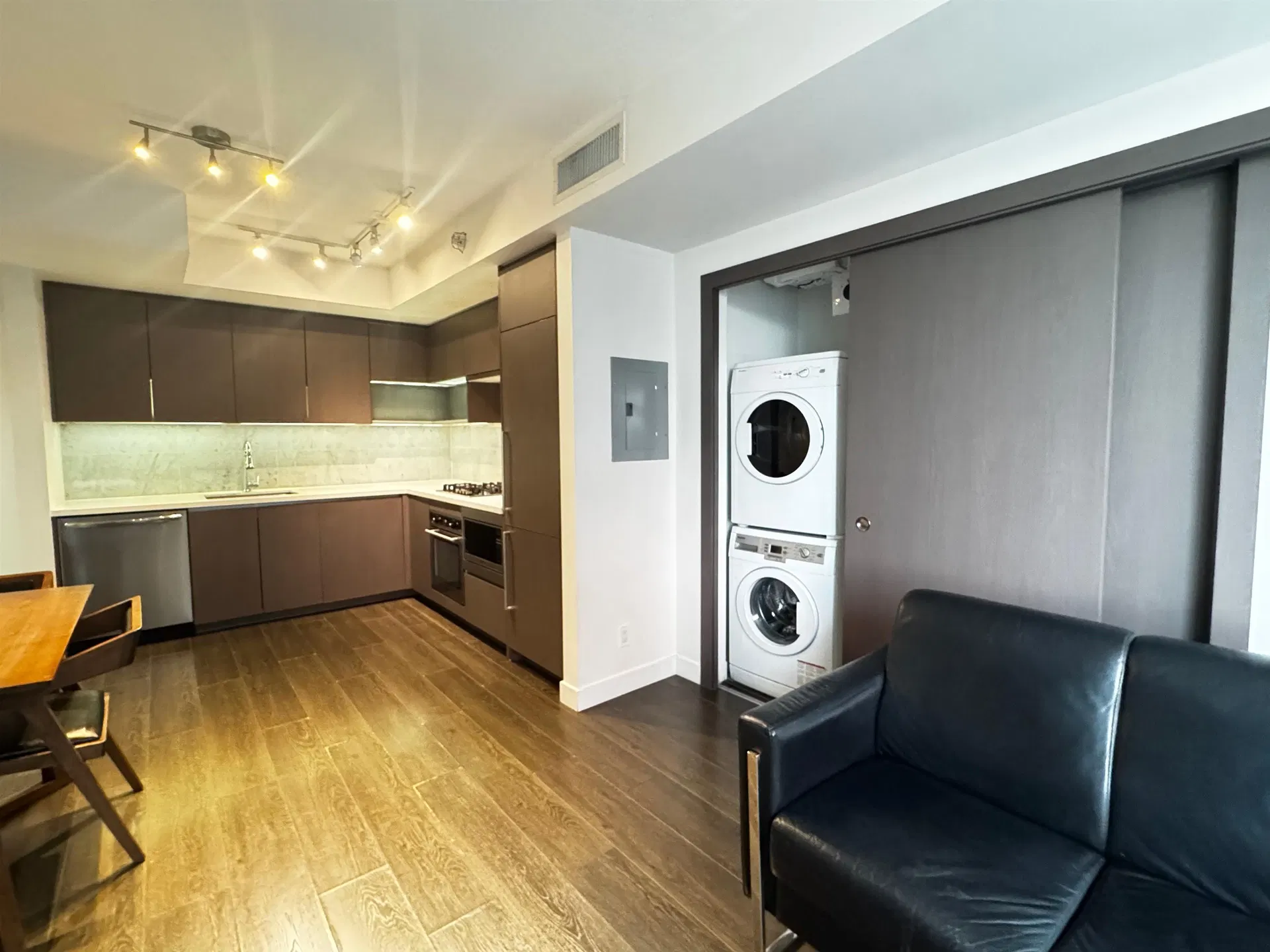 Photo 2 of 14 at #755 – 38 Smithe Street