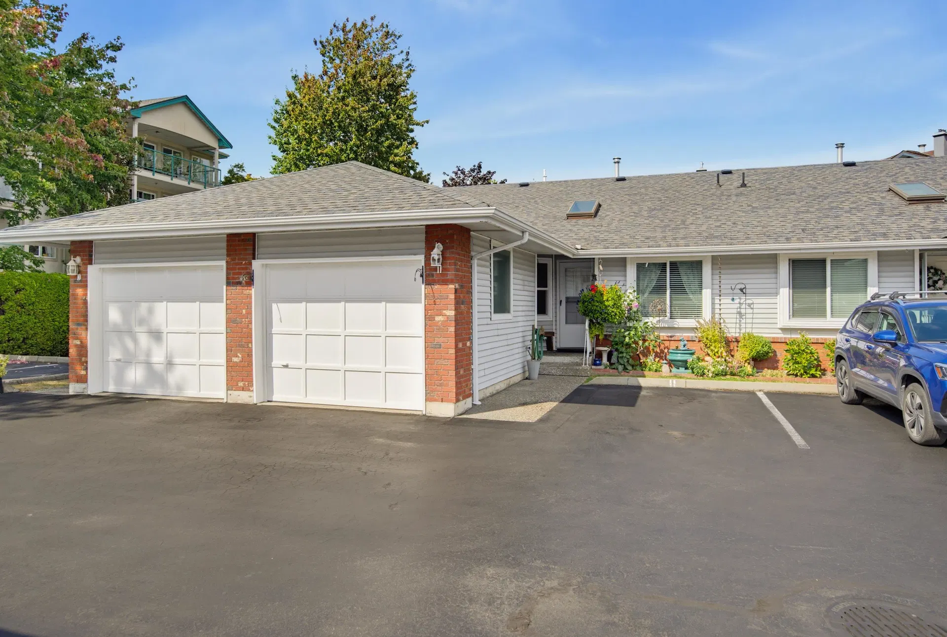 #11 – 5365 205 Street