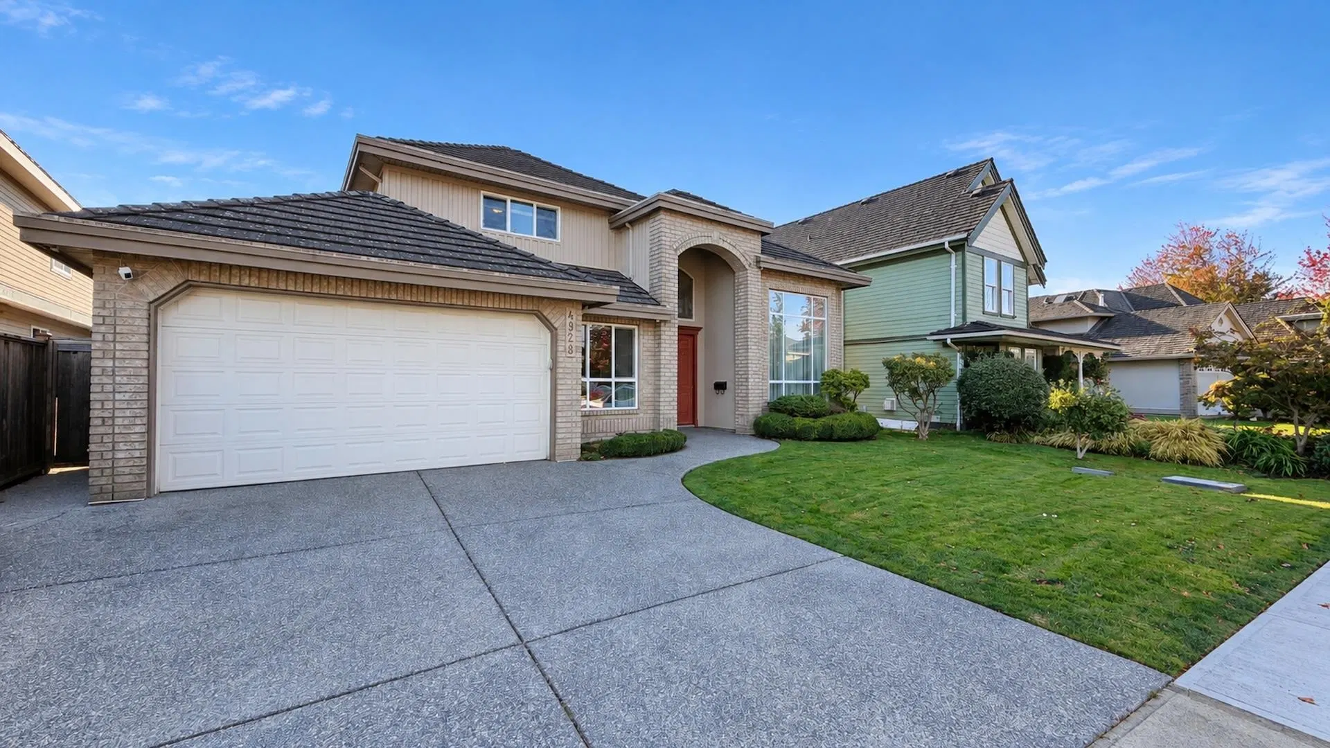 Photo 2 of 40 at 4928 Branscombe Court