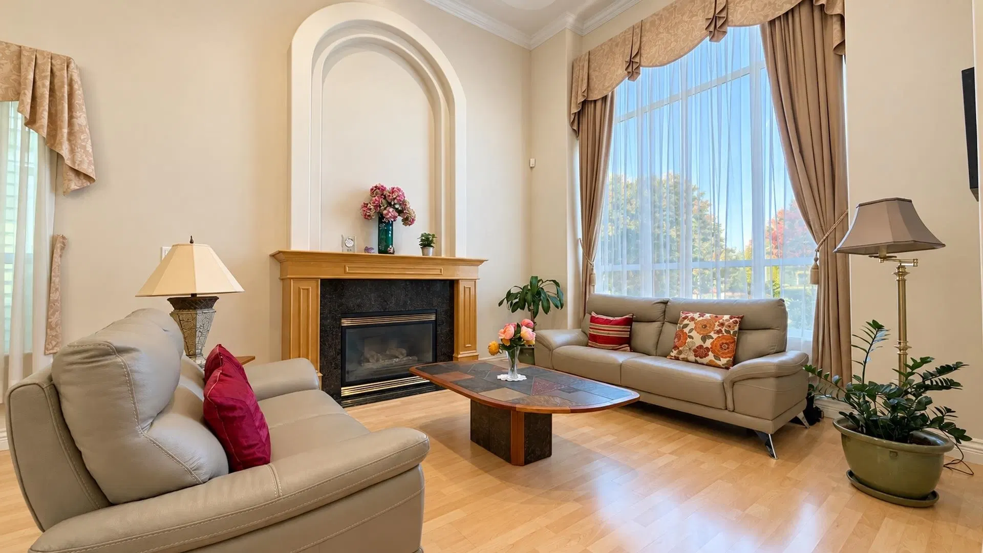 Photo 5 of 40 at 4928 Branscombe Court