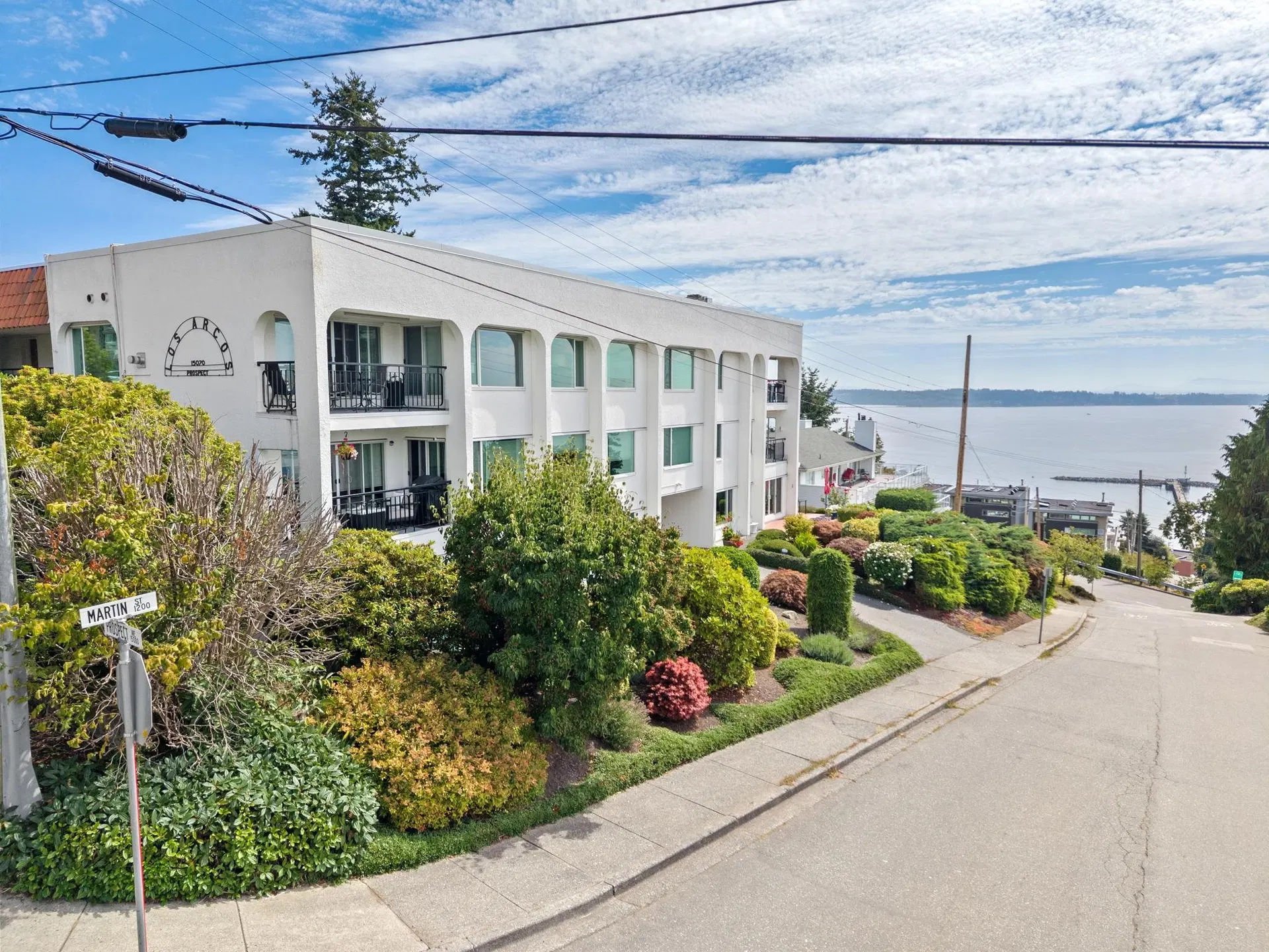 Photo 1 of 29 at #204 – 15070 Prospect Avenue